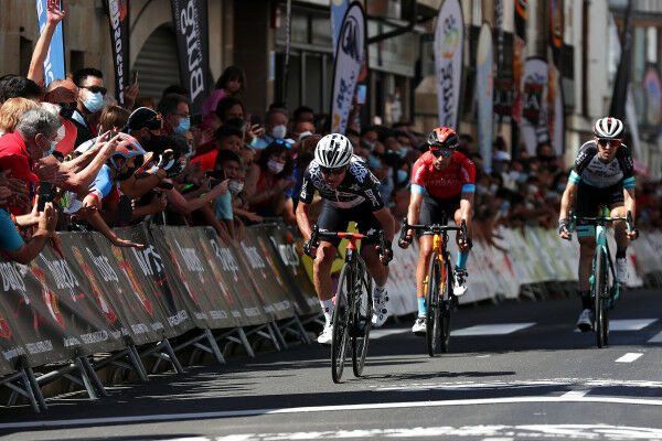 Pozzovivo takes 2nd on Burgos stage 3 – Aru also impresses as Italian duo climb up the GC