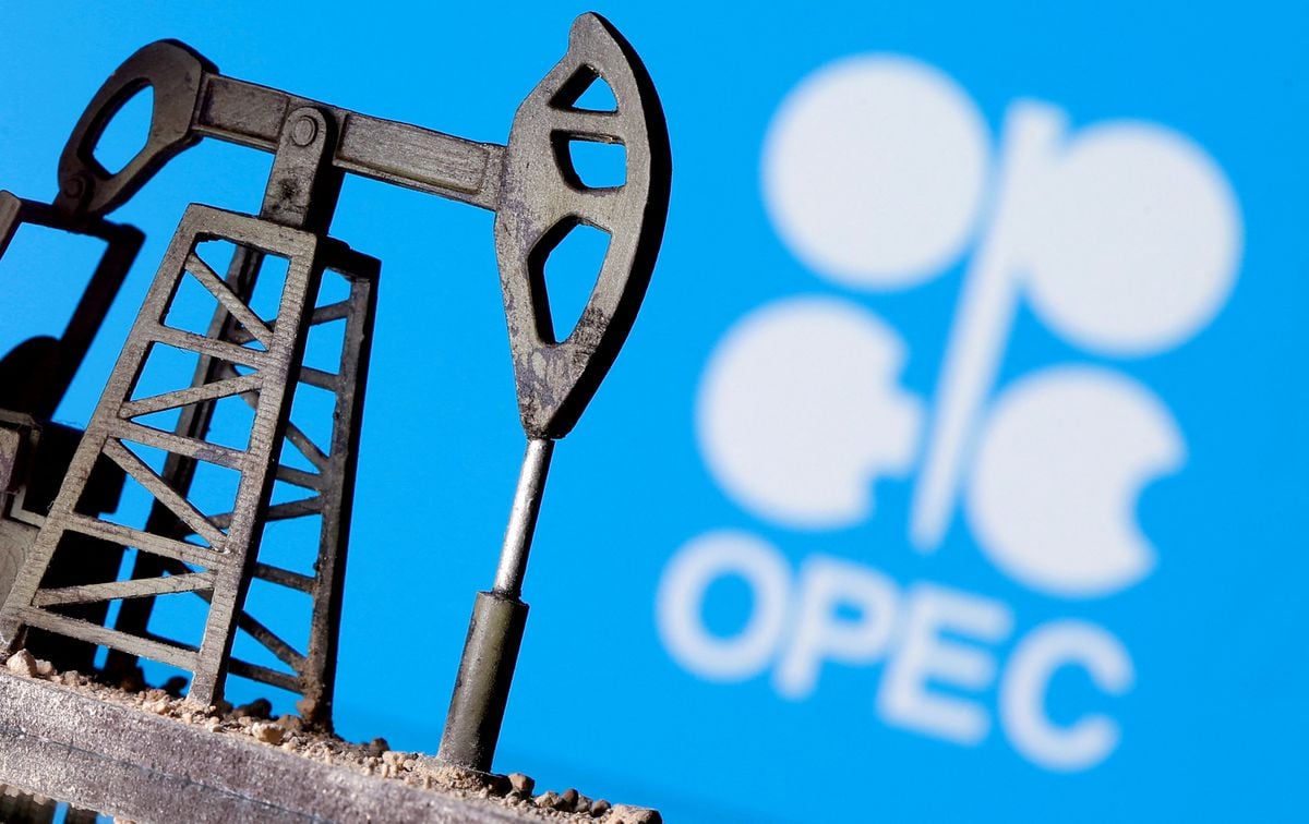 OPEC+ meets quickly, sticks to script, dodges debate on geopolitics