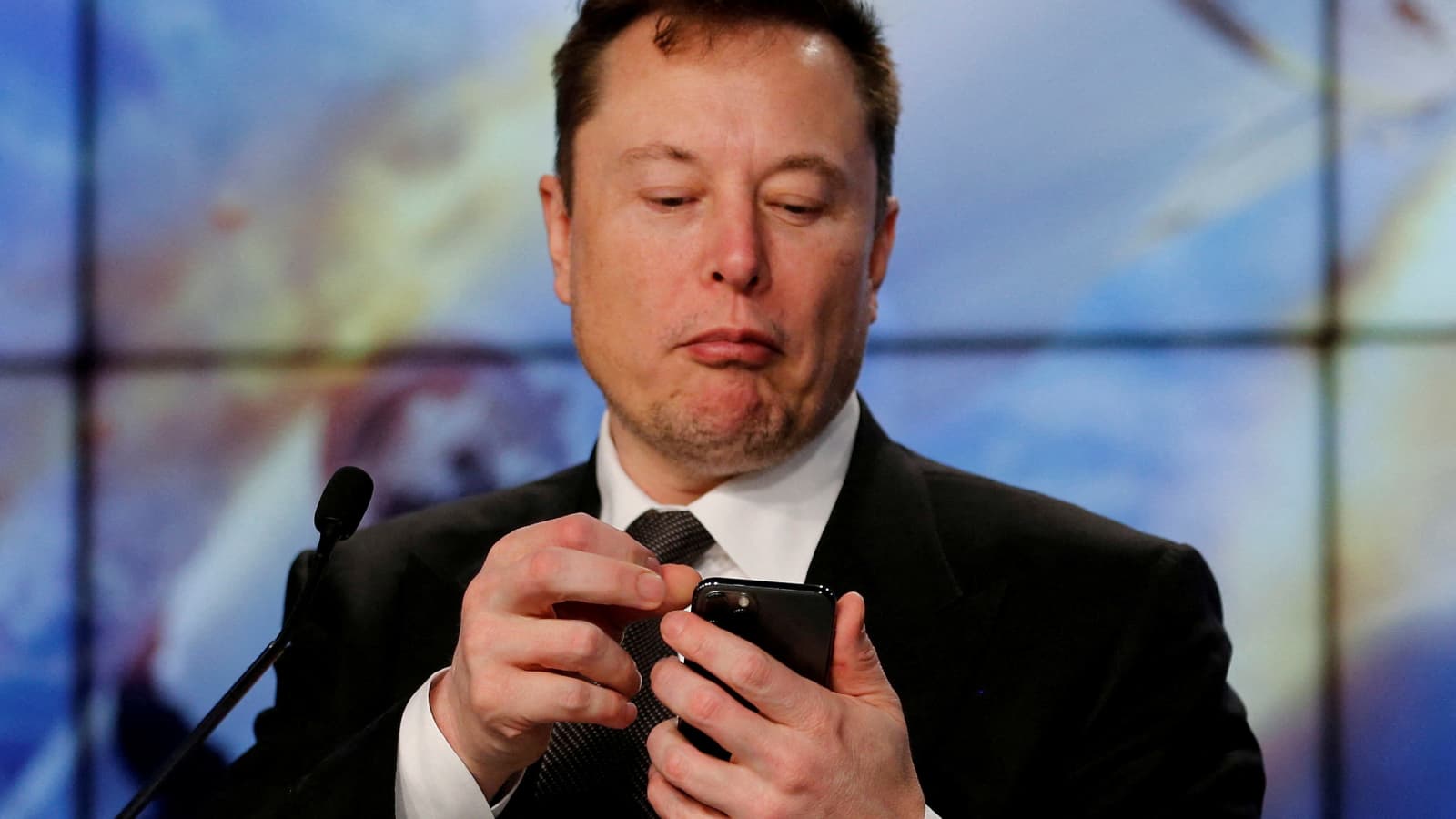 Twitter Sues Elon Musk To Enforce Original Merger Agreement Cnbc Africa