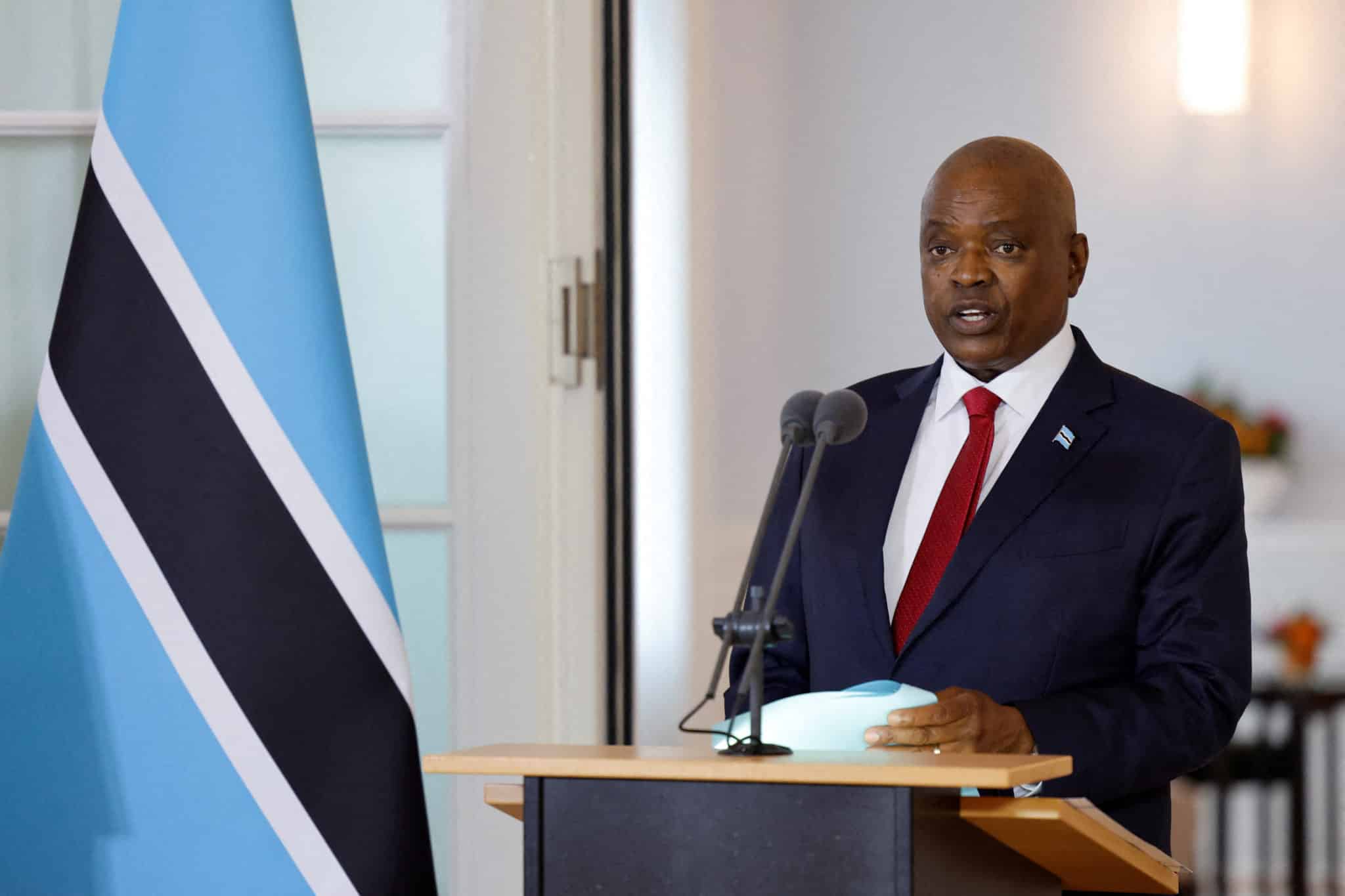 Botswana says it is still keen on De Beers partnership, confident of new deal