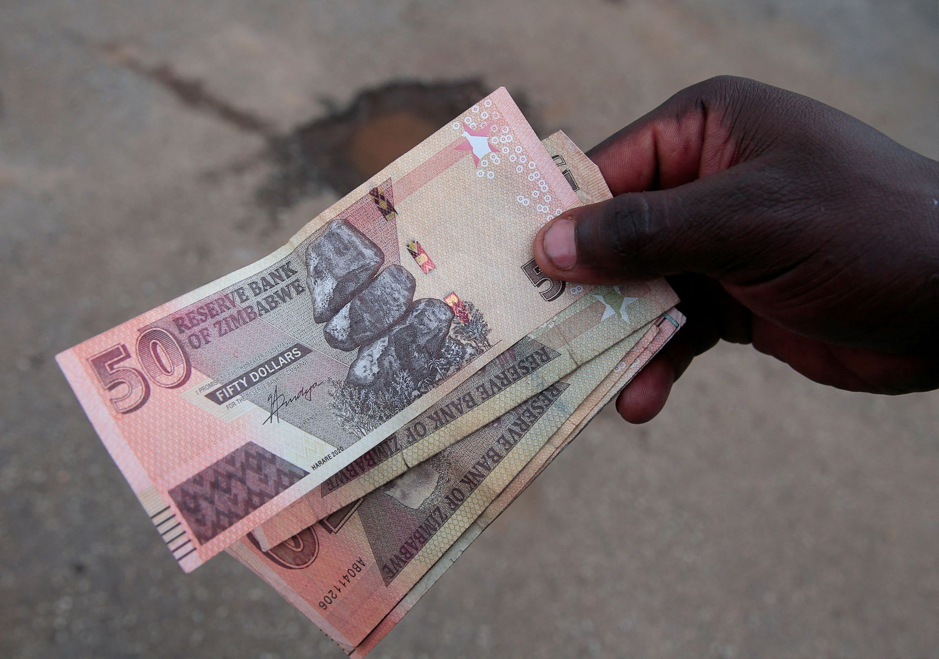 Zimbabwe inflation doubles in June amid weakening currency