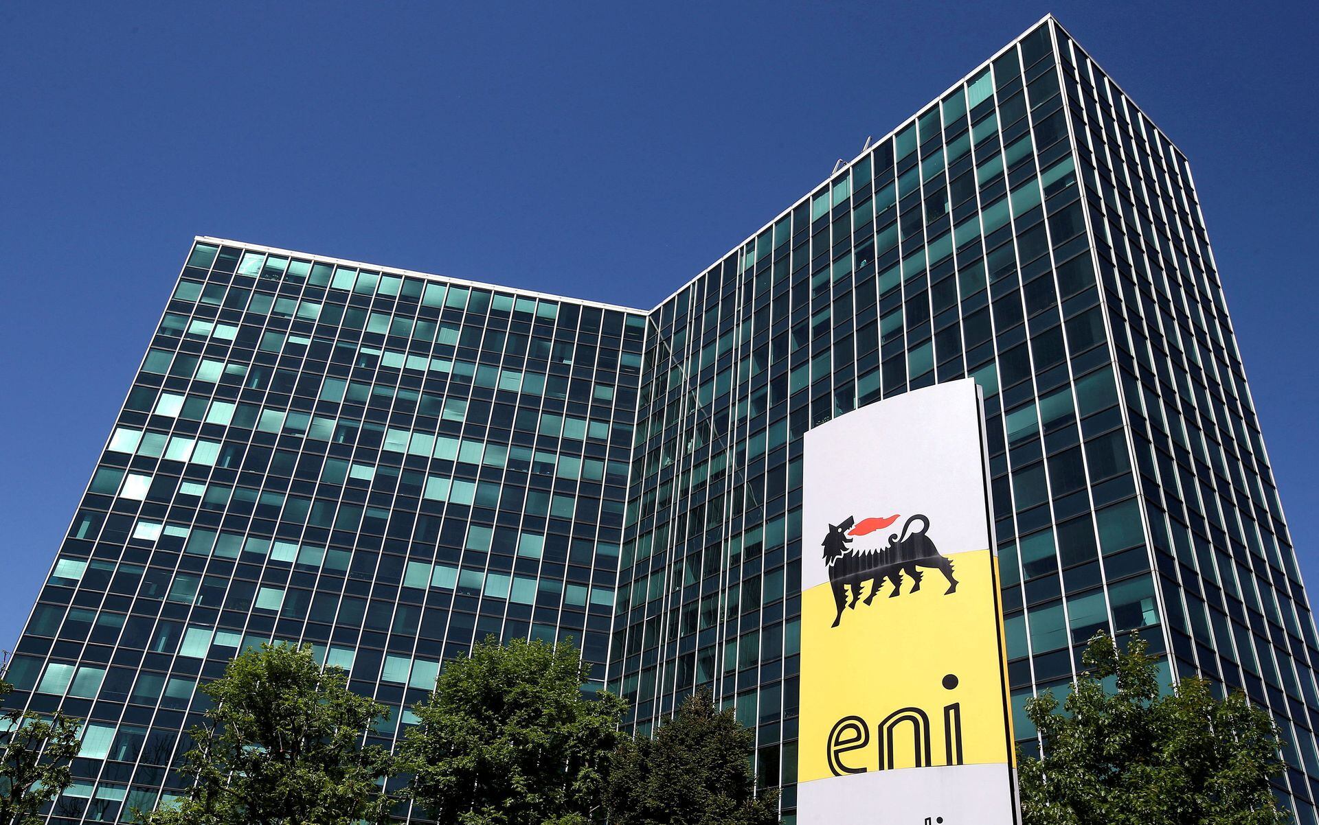 Italy’s Eni to invest $10 bln in Ivory Coast Baleine field, minister says