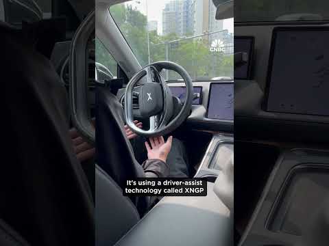 Xpeng'in sürücü destek teknolojisi yarı otonom sürüş yetenekleri sağlıyor