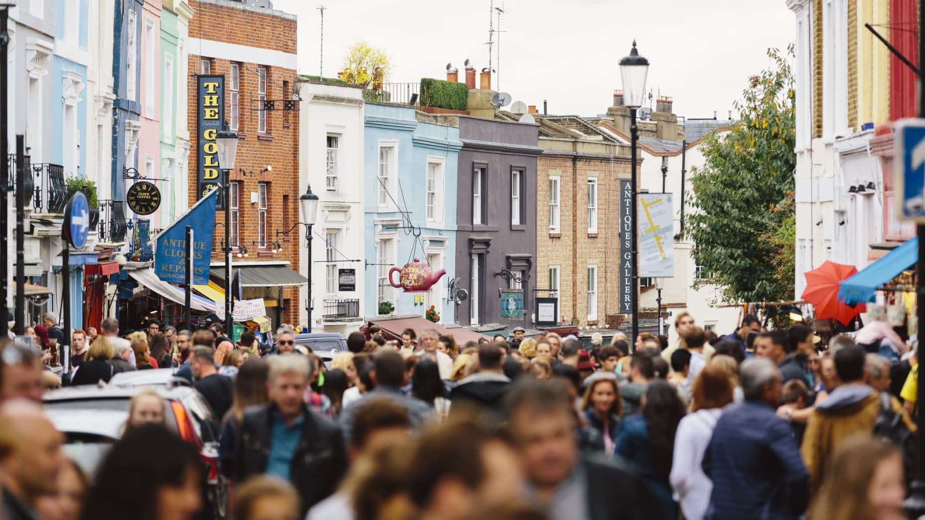 UK economy returns to growth as Labour tees up all-important budget